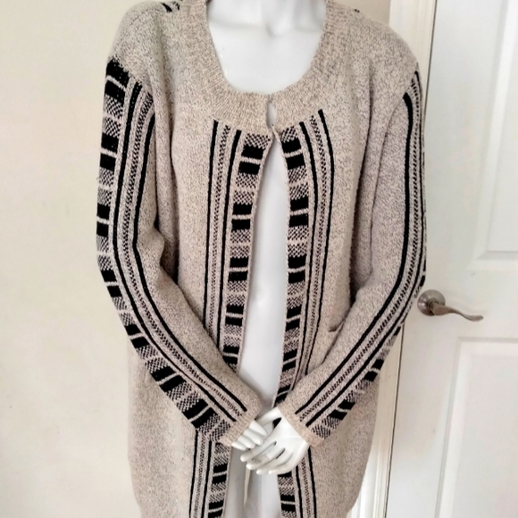 Mia Maddison women's cardigan - Picture 1 of 16